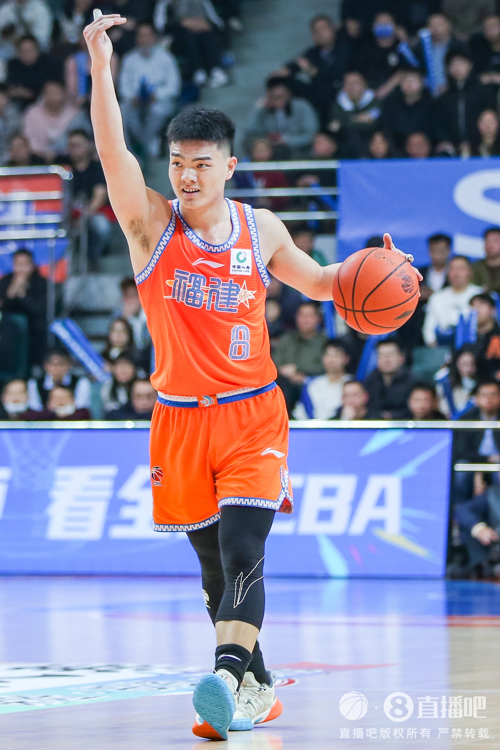 高效替补!黎伊扬11投7中贡献17分2板4助3断
