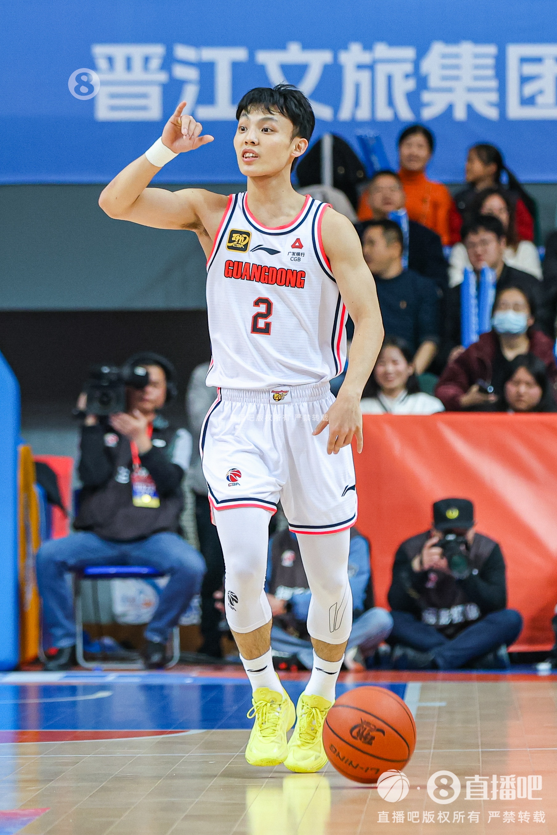 179国产中锋!徐杰手感滚烫16中12爆砍30分&大帽2米14巨兽李炎哲